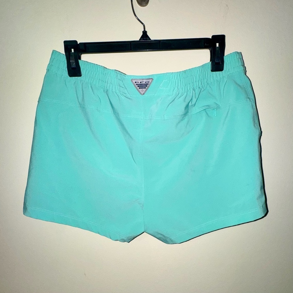 Columbia PFG Athletic Shorts in Aqua Teal with Elastic Waist - Picture 5 of 7